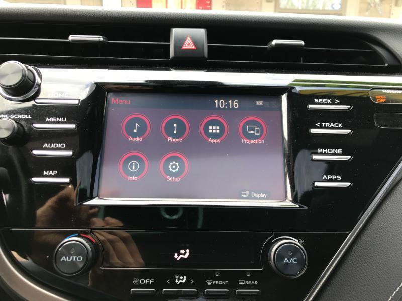 Toyota Camry SE 2019