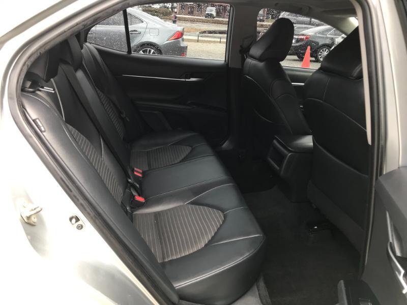 Toyota Camry SE 2019