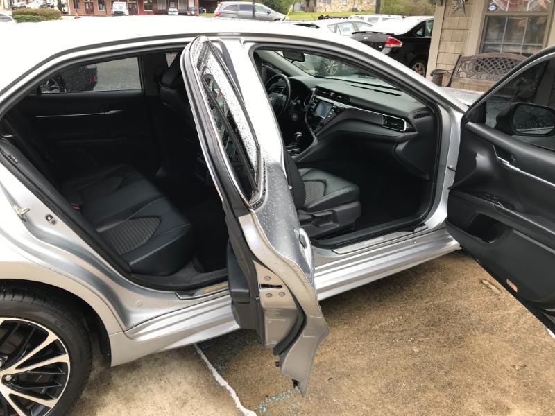 Toyota Camry SE 2019