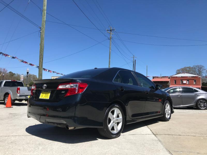 Toyota Camry SE 2012