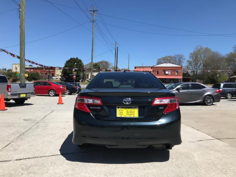 Toyota Camry SE 2012