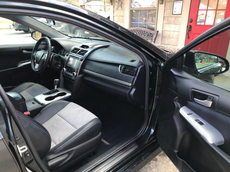 Toyota Camry SE 2012