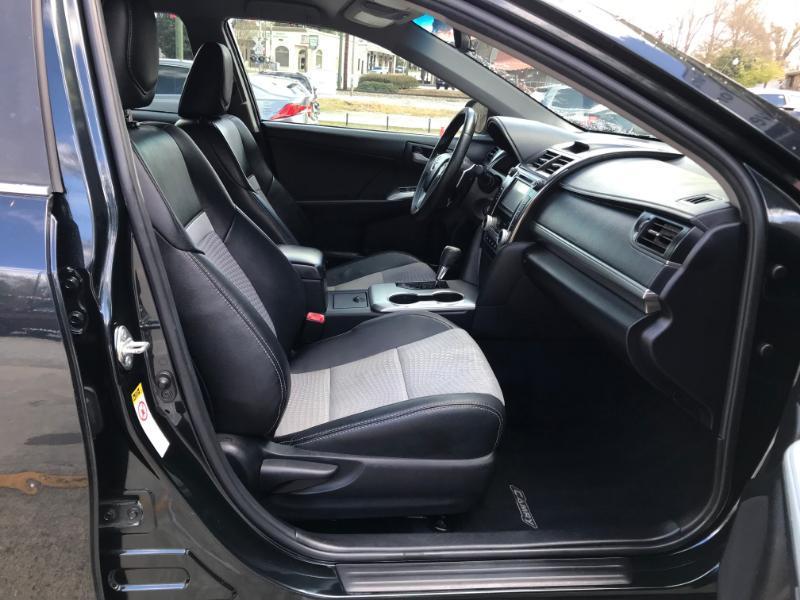 Toyota Camry SE 2012