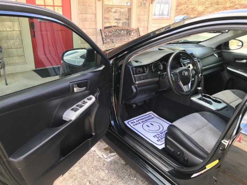 Toyota Camry SE 2012