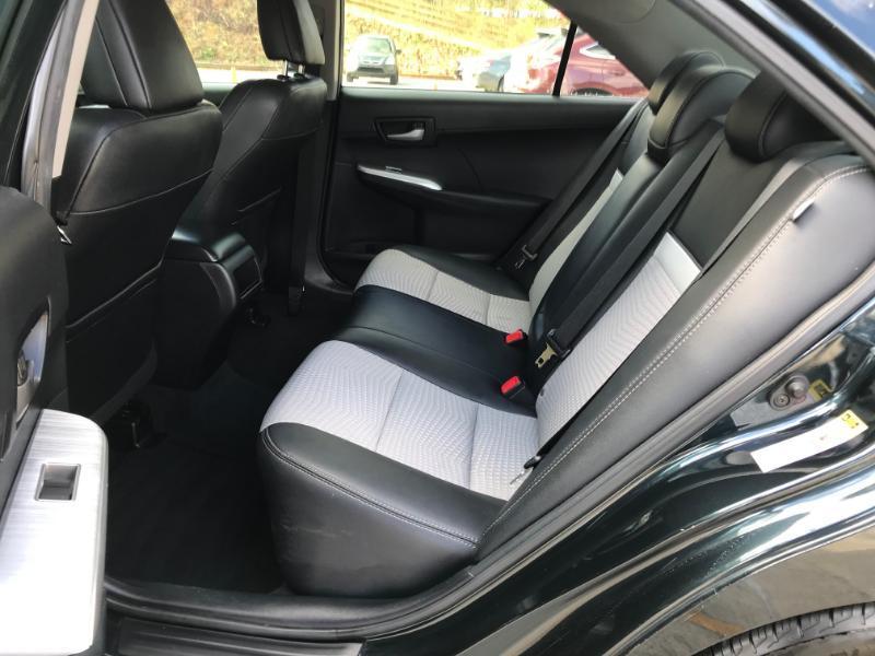 Toyota Camry SE 2012