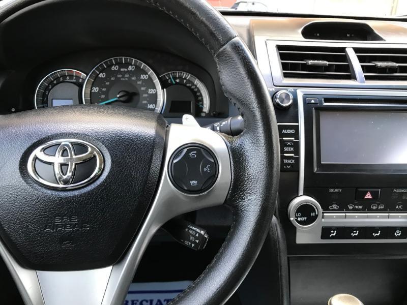Toyota Camry SE 2012
