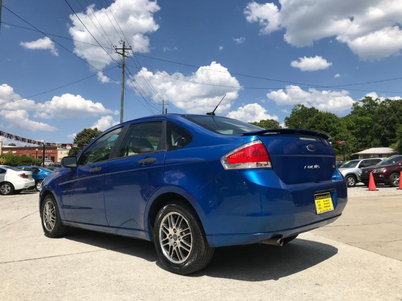Ford Focus SE Sedan 2011