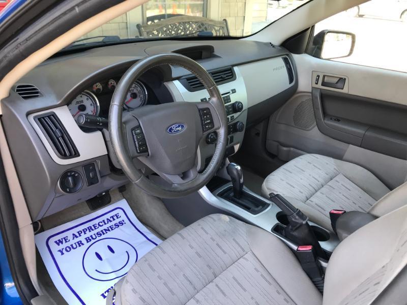 Ford Focus SE Sedan 2011