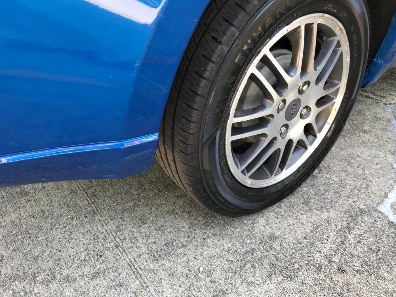 Ford Focus SE Sedan 2011