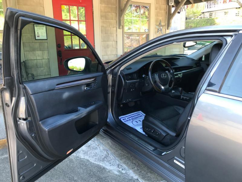 Lexus ES 350 Sedan 2013