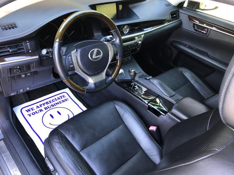 Lexus ES 350 Sedan 2013