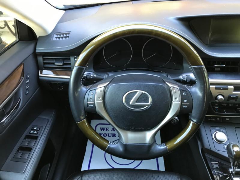 Lexus ES 350 Sedan 2013