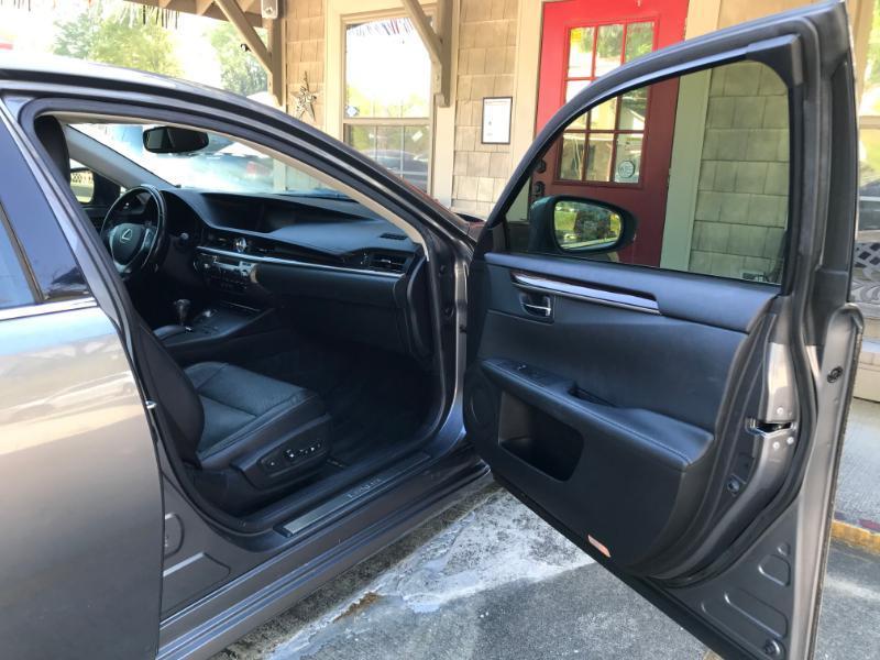 Lexus ES 350 Sedan 2013