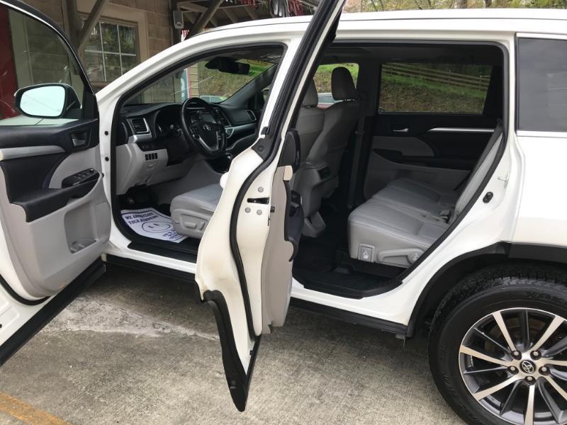 Toyota Highlander XLE 2017