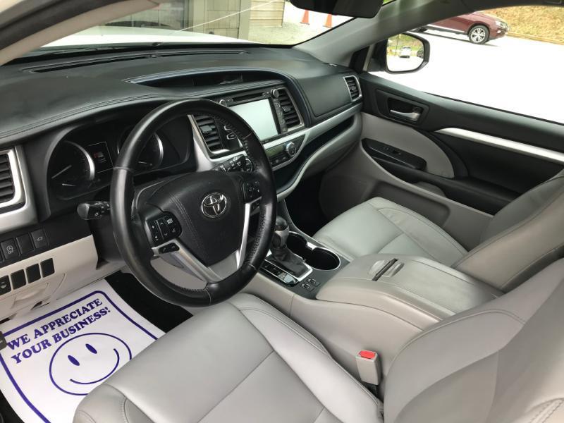 Toyota Highlander XLE 2017