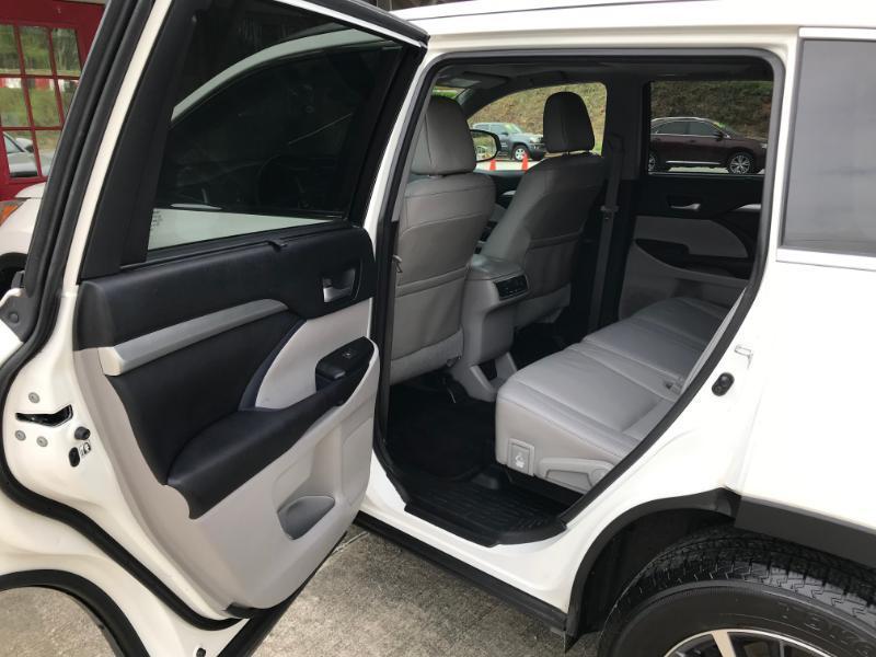 Toyota Highlander XLE 2017