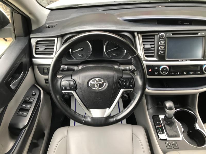 Toyota Highlander XLE 2017