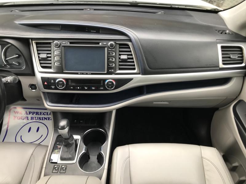 Toyota Highlander XLE 2017