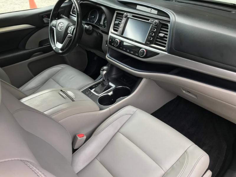 Toyota Highlander XLE 2017