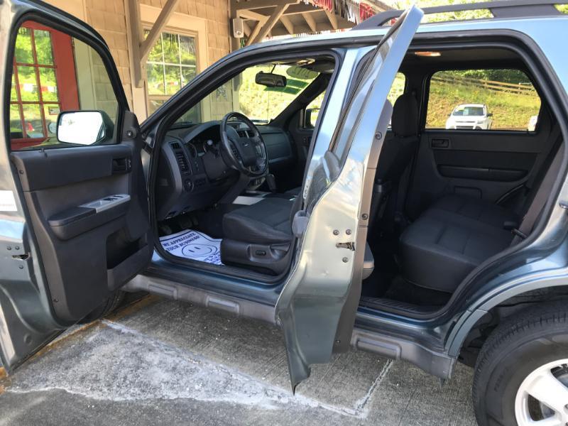 Ford Escape XLT FWD 2012