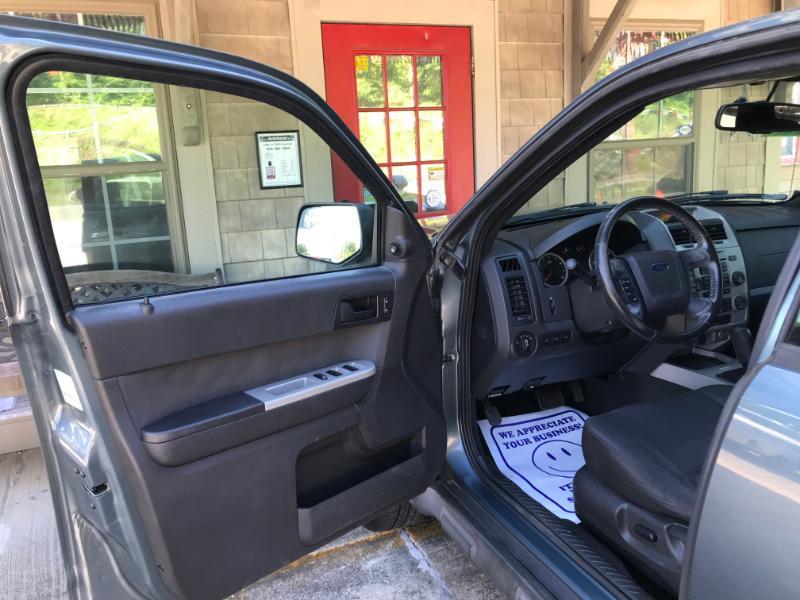 Ford Escape XLT FWD 2012