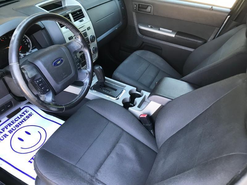 Ford Escape XLT FWD 2012