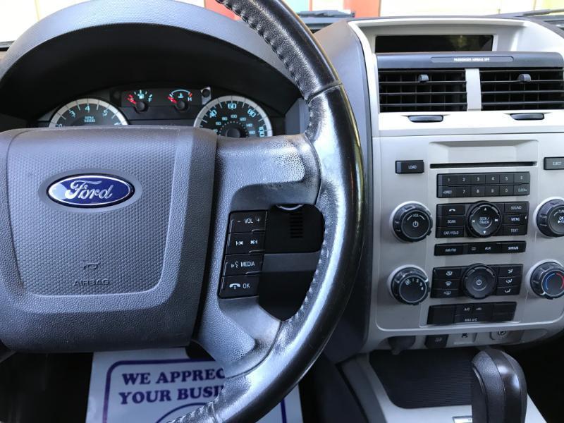 Ford Escape XLT FWD 2012