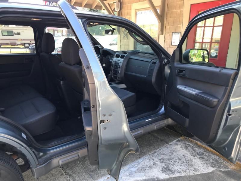 Ford Escape XLT FWD 2012