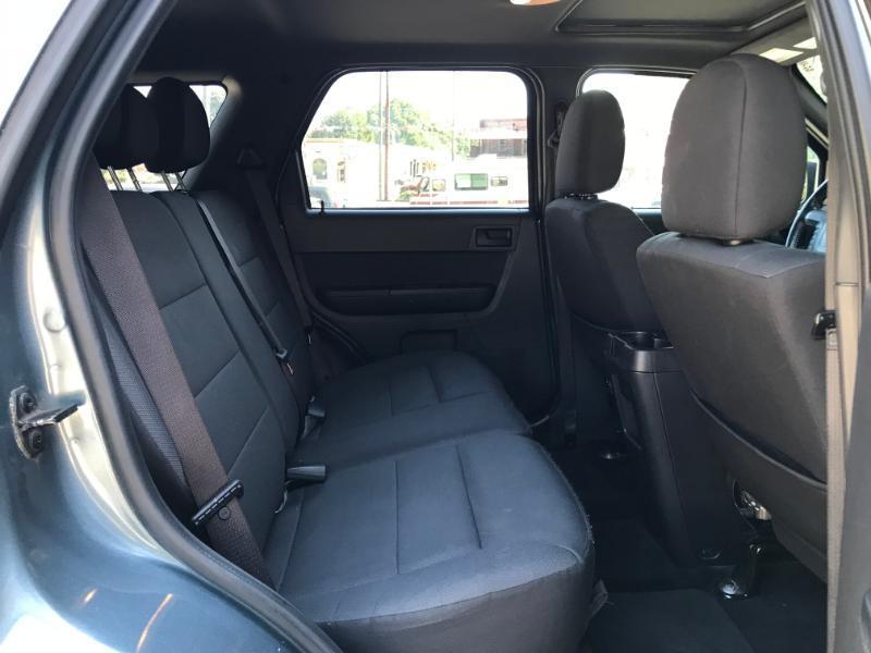 Ford Escape XLT FWD 2012