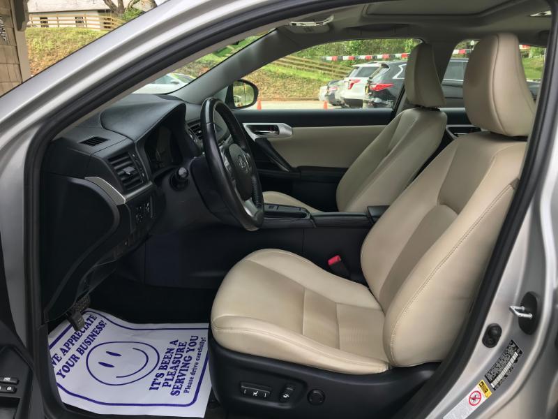 Lexus CT 200h Hybrid 2013