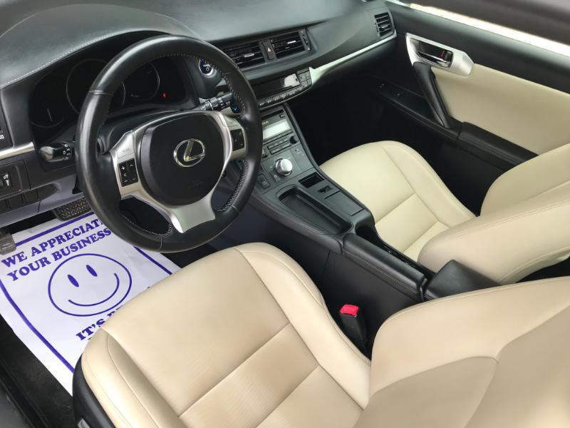 Lexus CT 200h Hybrid 2013