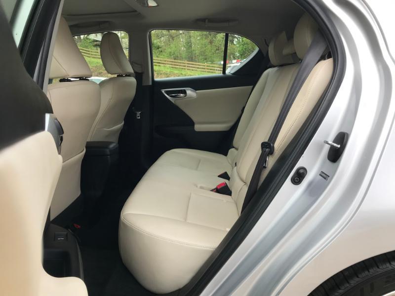 Lexus CT 200h Hybrid 2013