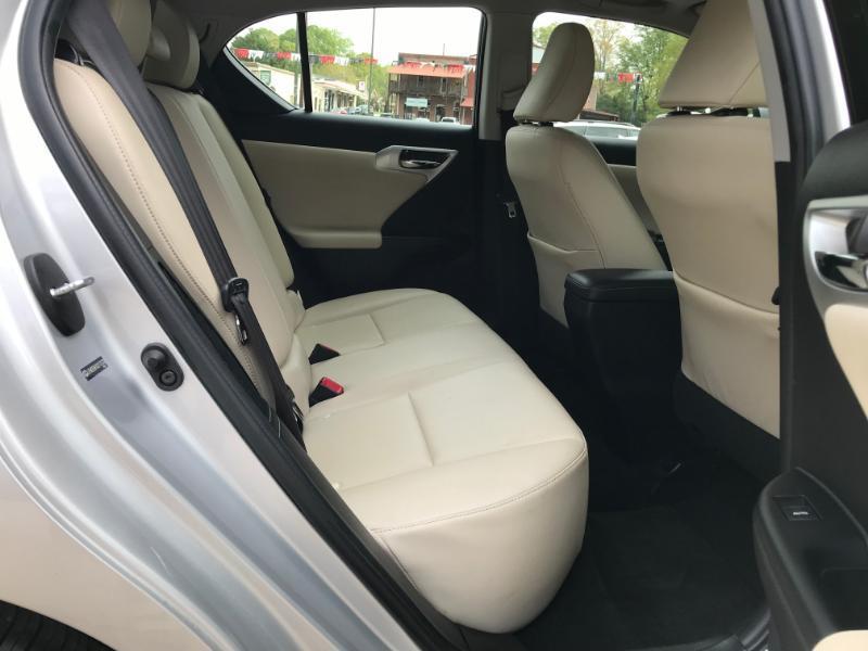 Lexus CT 200h Hybrid 2013