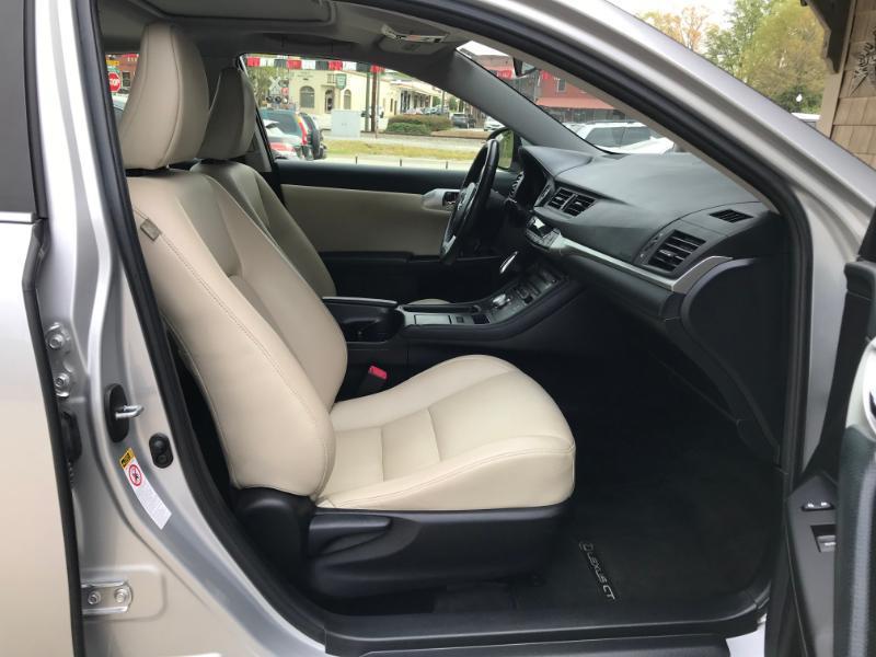 Lexus CT 200h Hybrid 2013