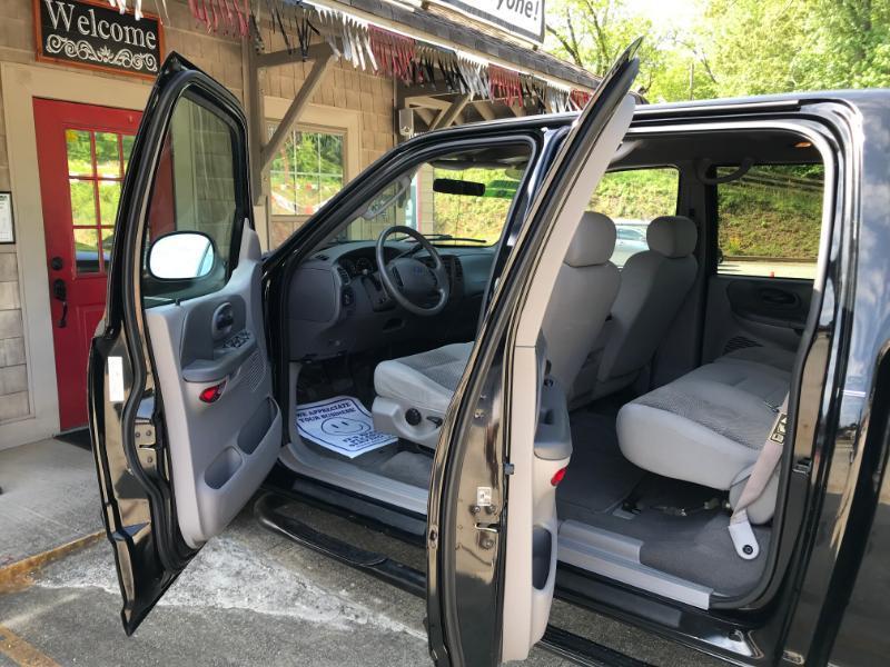 Ford F-150 SuperCrew 2WD 2003