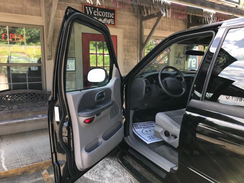Ford F-150 SuperCrew 2WD 2003
