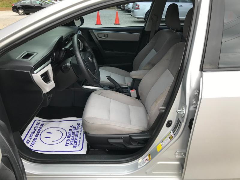 Toyota Corolla LE 2016