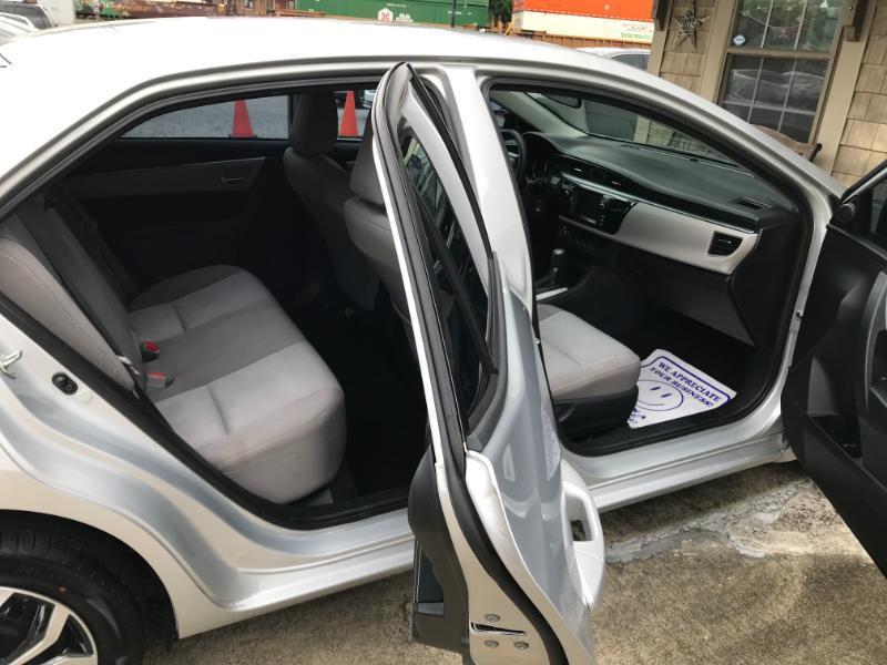 Toyota Corolla LE 2016