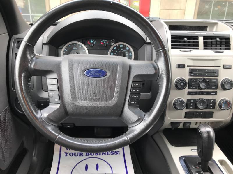 Ford Escape XLT FWD 2012