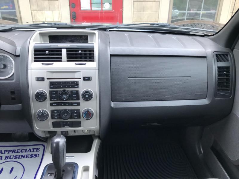 Ford Escape XLT FWD 2012
