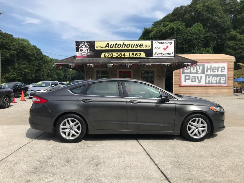 Ford Fusion SE 2016