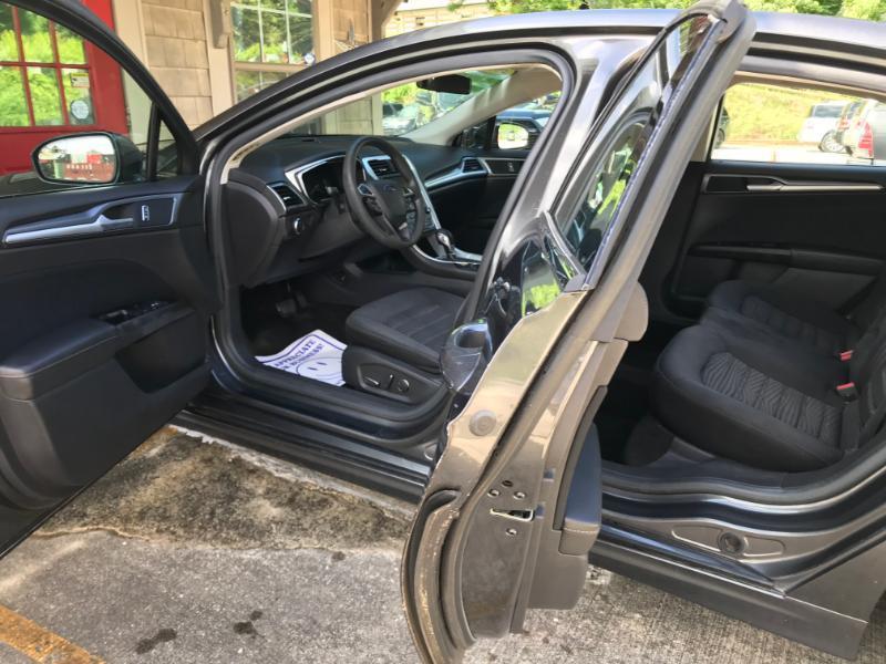 Ford Fusion SE 2016