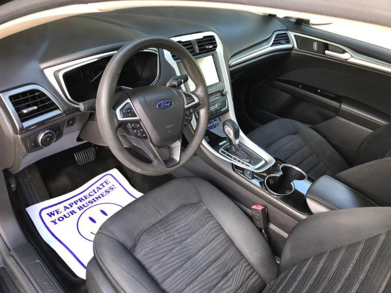 Ford Fusion SE 2016