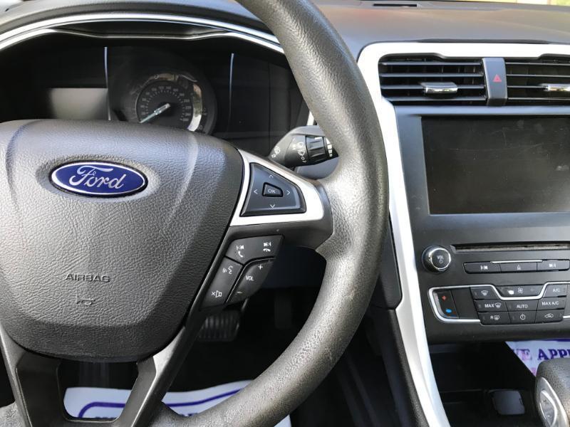 Ford Fusion SE 2016