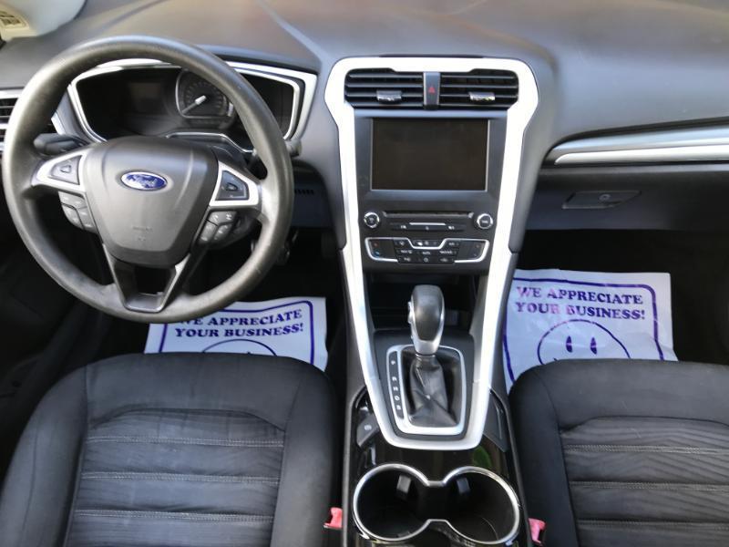 Ford Fusion SE 2016