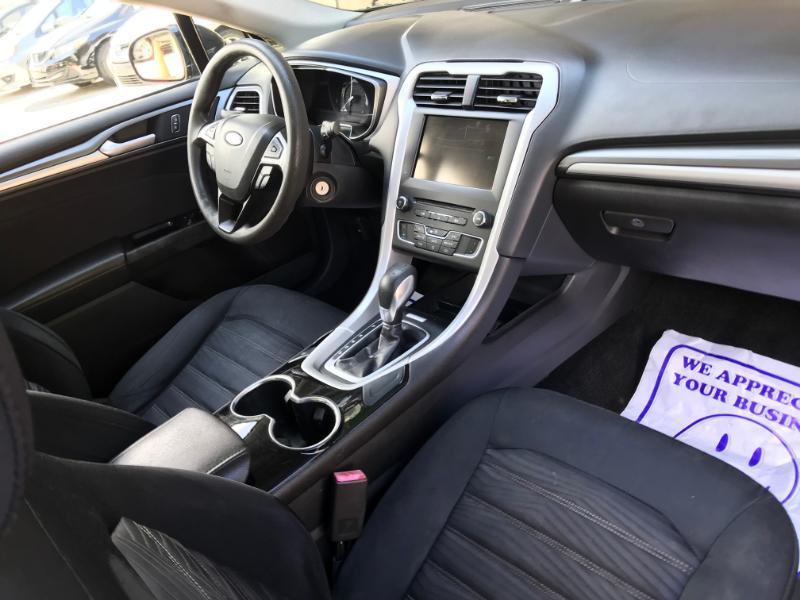 Ford Fusion SE 2016