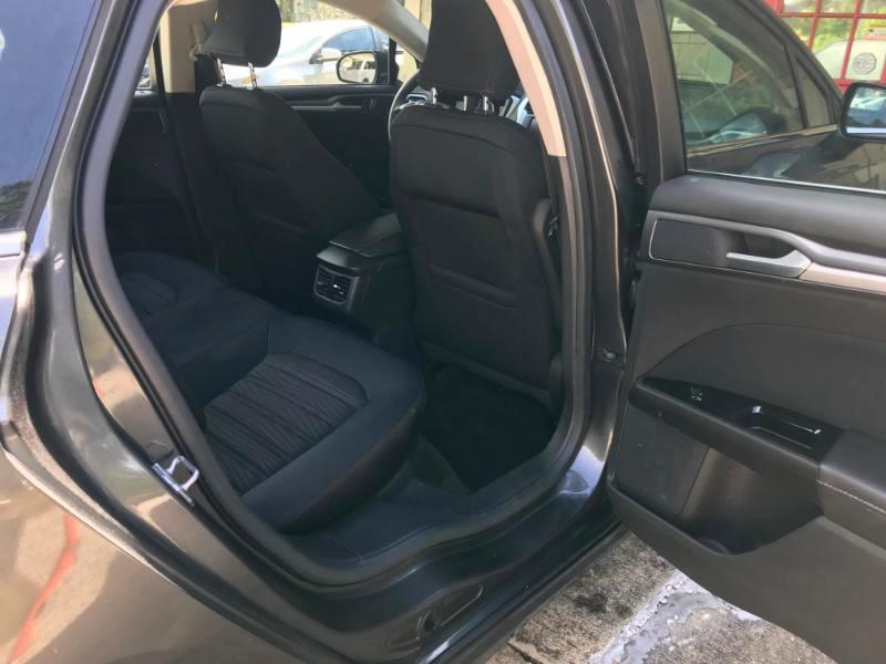 Ford Fusion SE 2016