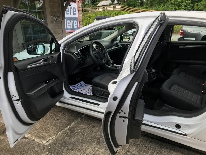 Ford Fusion SE 2016
