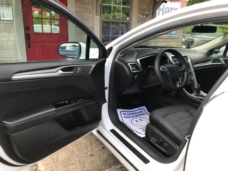 Ford Fusion SE 2016