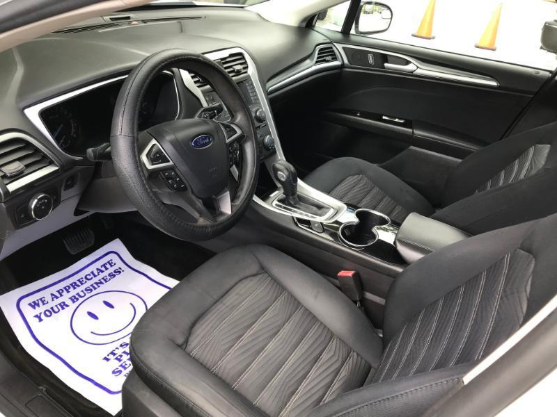 Ford Fusion SE 2016
